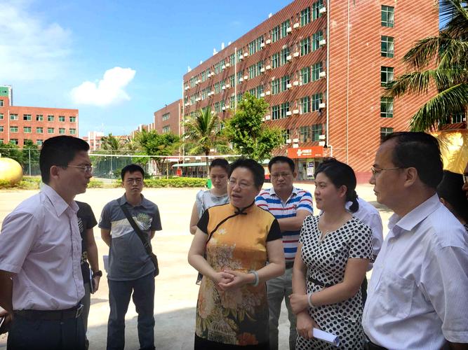 海口市美兰区区委书记龙卫东一行莅临海南科技职业学院调研